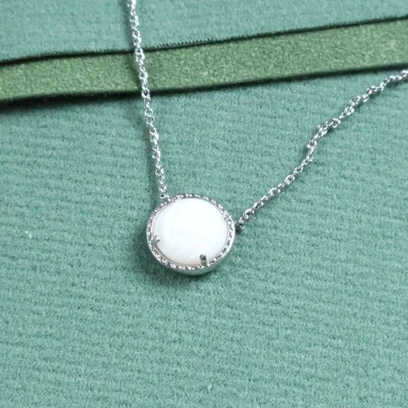 Kendra Scott Volleyball Necklace White Mother-of-Pearl Silver - Picture 2 of 3